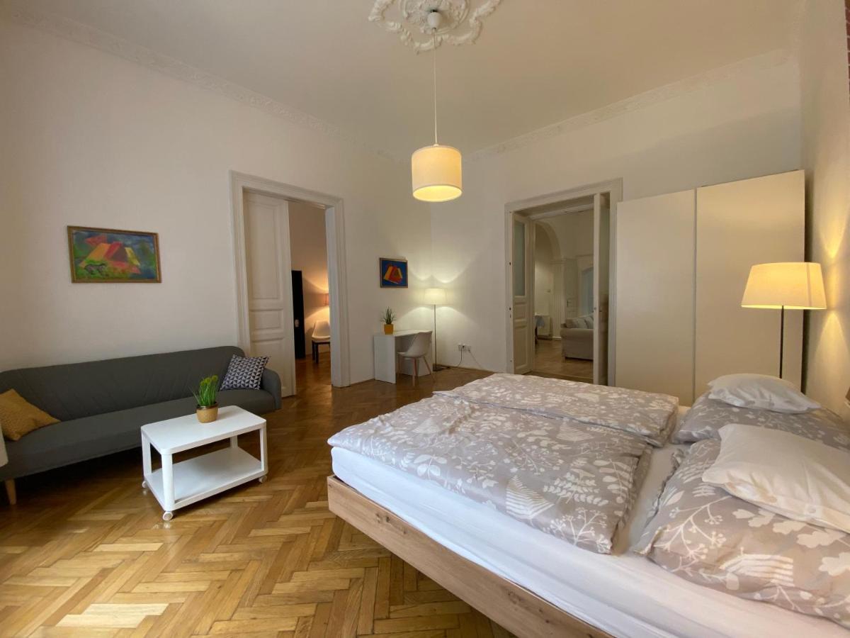 3 Bedrooms- Quarter Apartament *