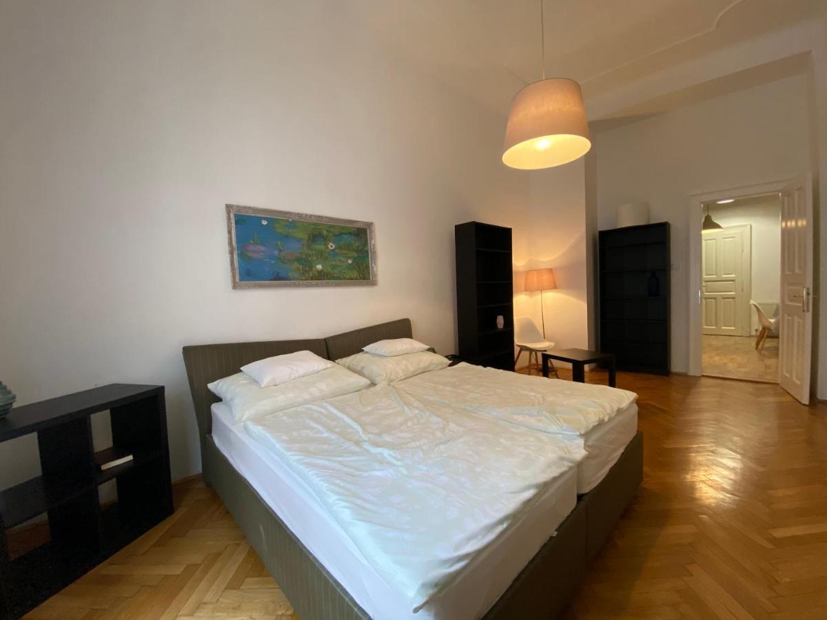 3 Bedrooms- Quarter Budapeszt