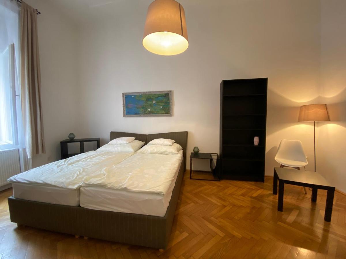 3 Bedrooms- Quarter Apartament *