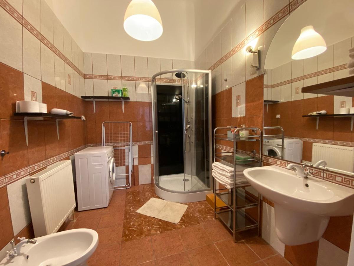 3 Bedrooms- Quarter * Budapeszt